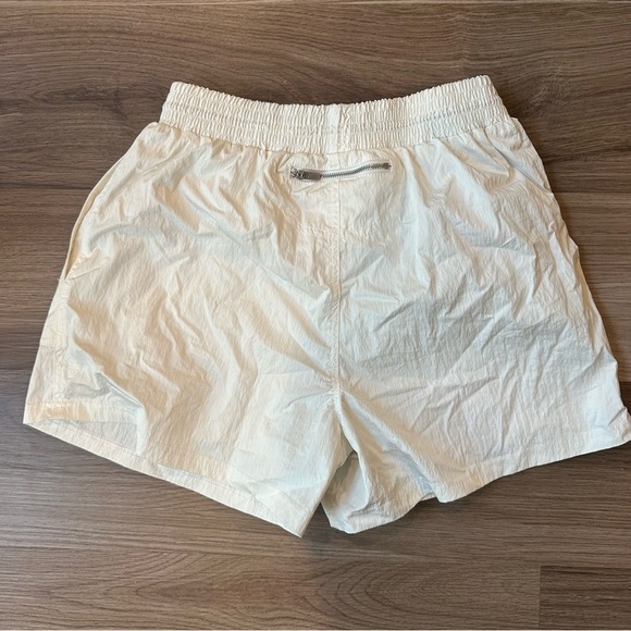 Free people movement women’s white cinch shorts size XS athletic lined crinkle - Picture 2 of 10